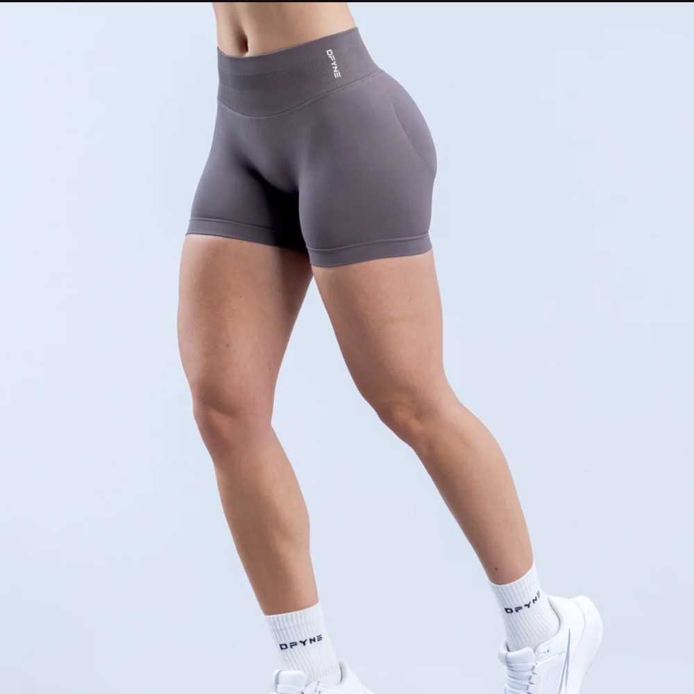 Women's dfyne impact shorts in truffle